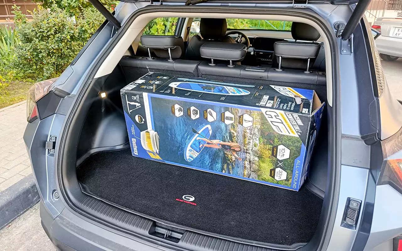 Взять с собой сапборд – не проблема. Еще и место в багажнике осталось.