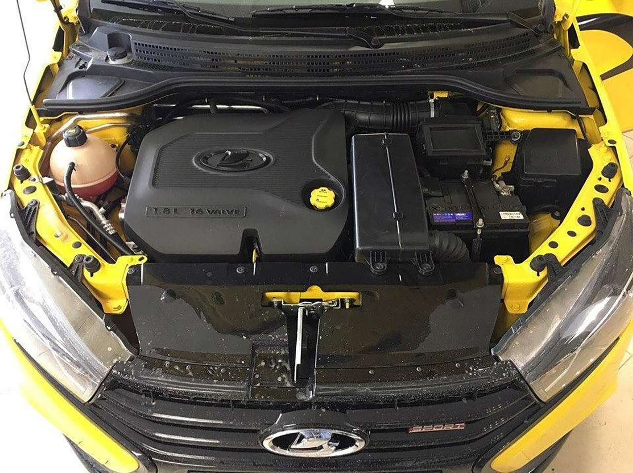 Под капотом установлен форсированный до 149 л.с. 1,8-литровый двигатель