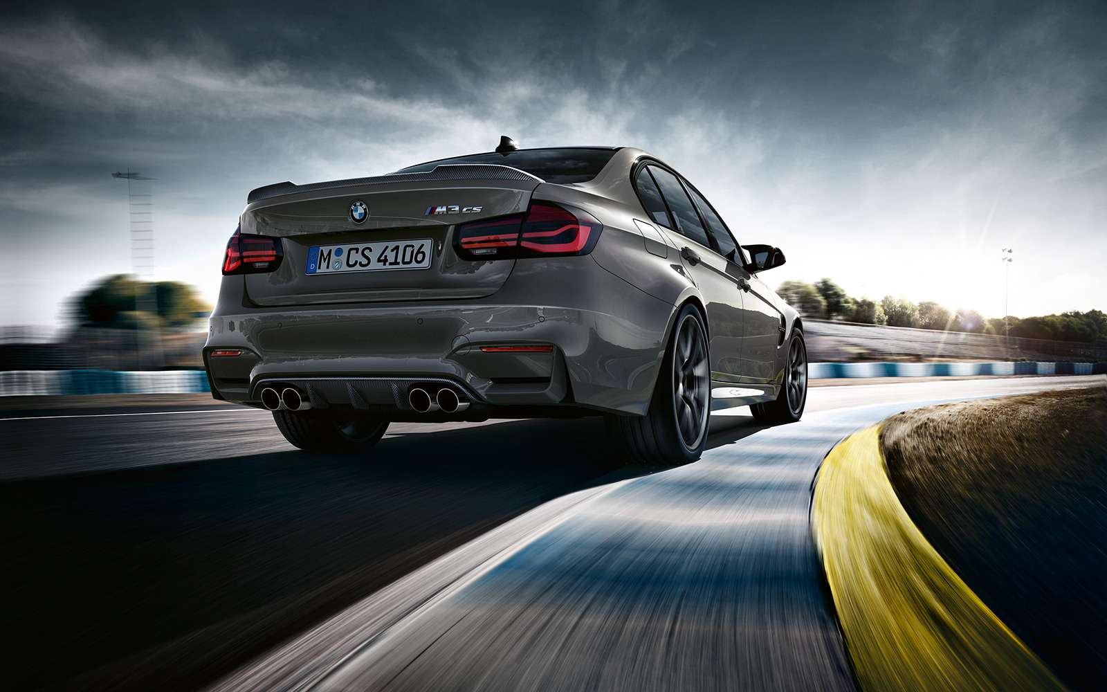 Bmw m3 вертикальные фото