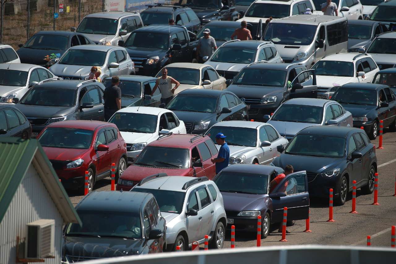 МЧС обещает устранить «пробку» на Керченской переправе сегодня