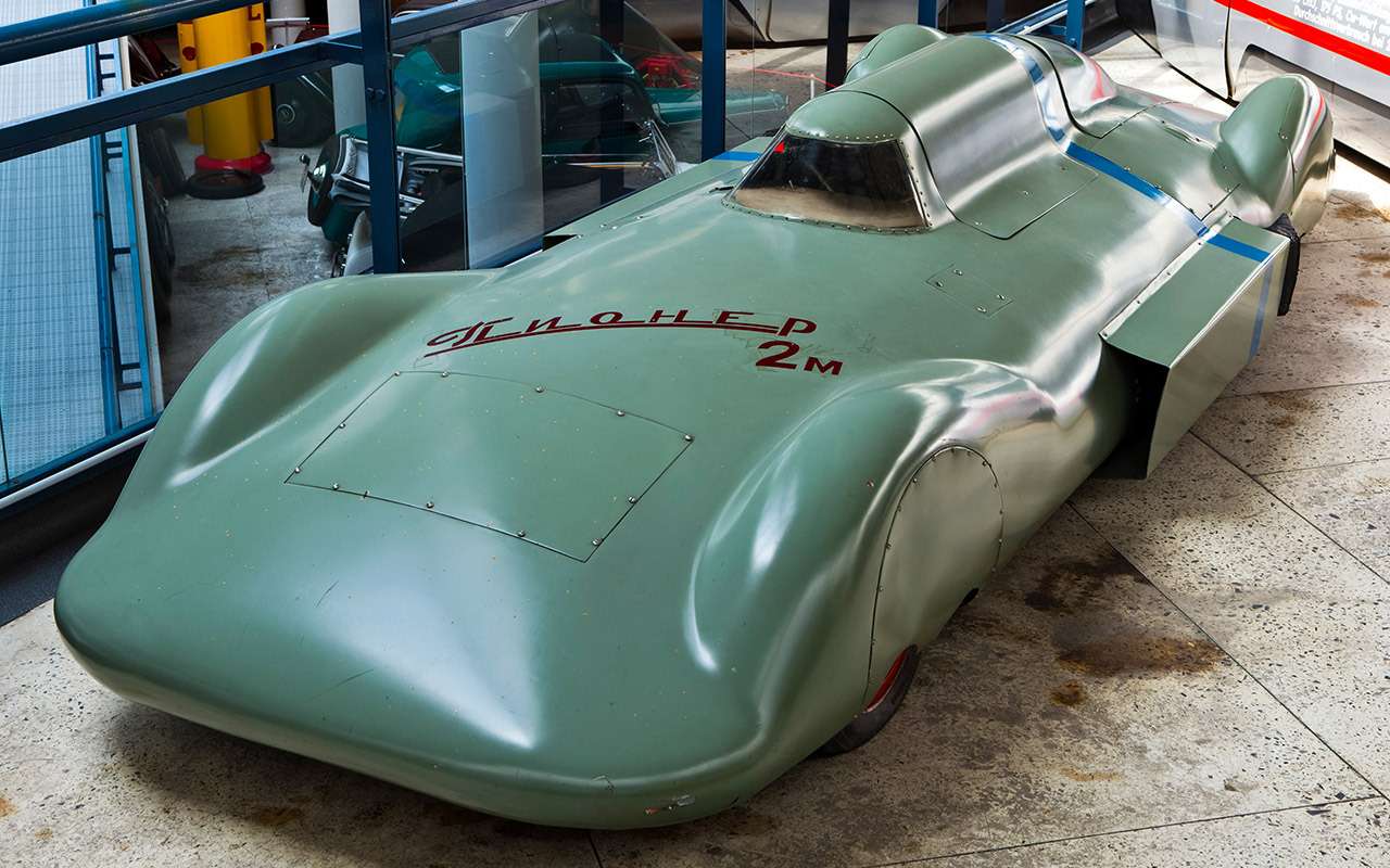 Советский Пионер‑2М, развивший с двумя турбинами скорость свыше 300 км/ч, к счастью, сохранился до наших дней.