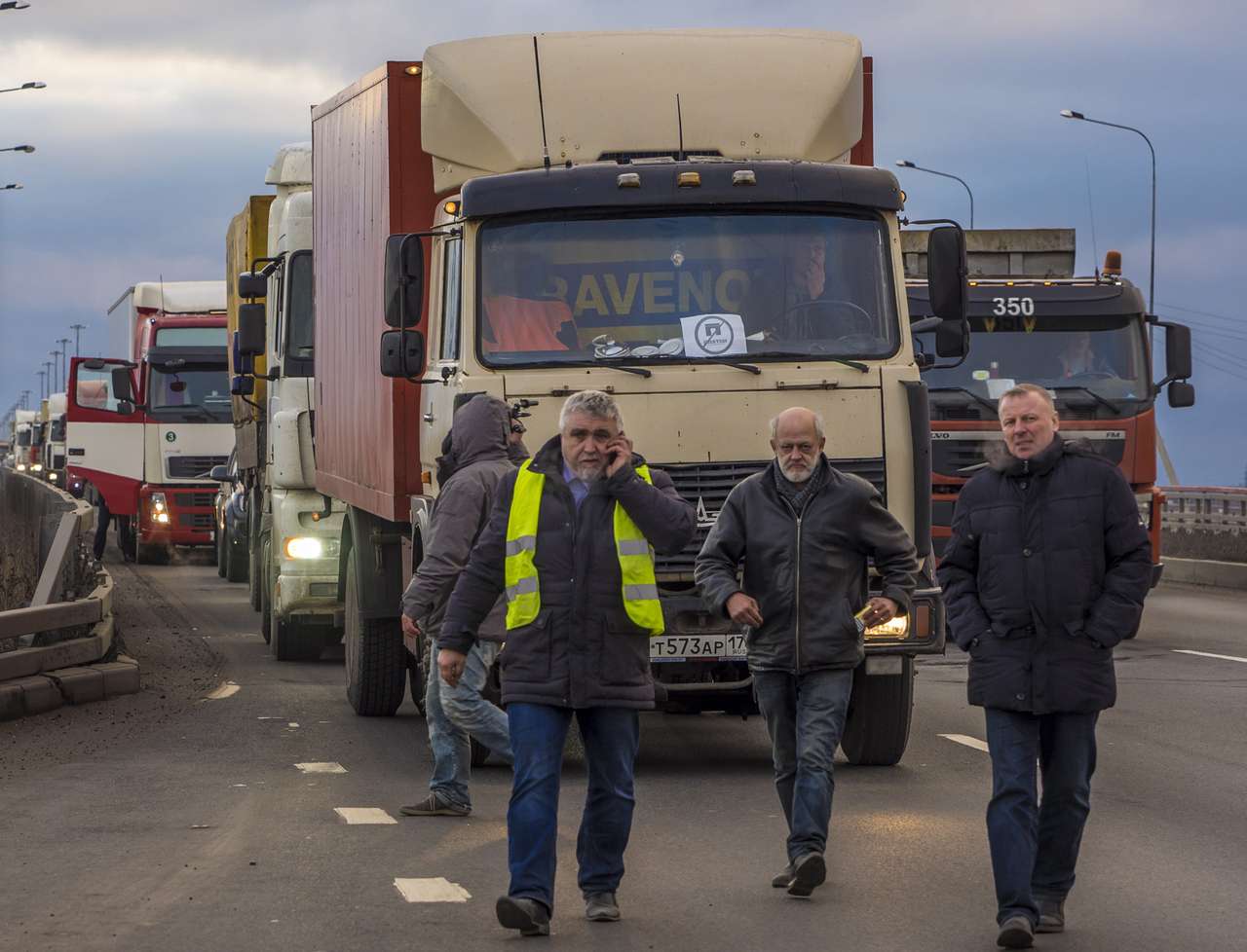 Автопробеги собираются приравнять к демонстрациям