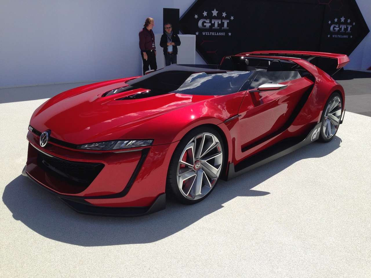 Woerthersee GTI: фрики и фанаты тюнинга в одном месте (ВИДЕО)