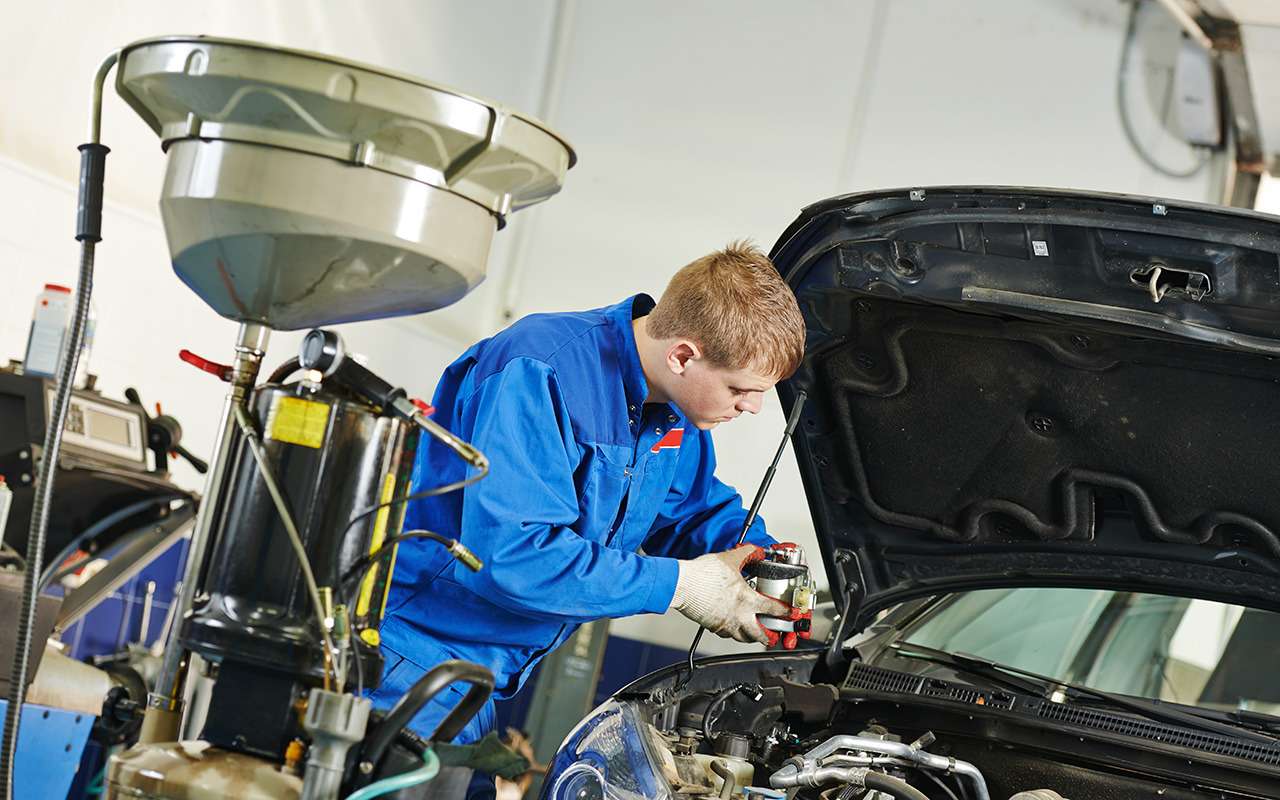 74% автовладельцев опасаются использования контрафакта на СТО при ремонте авто