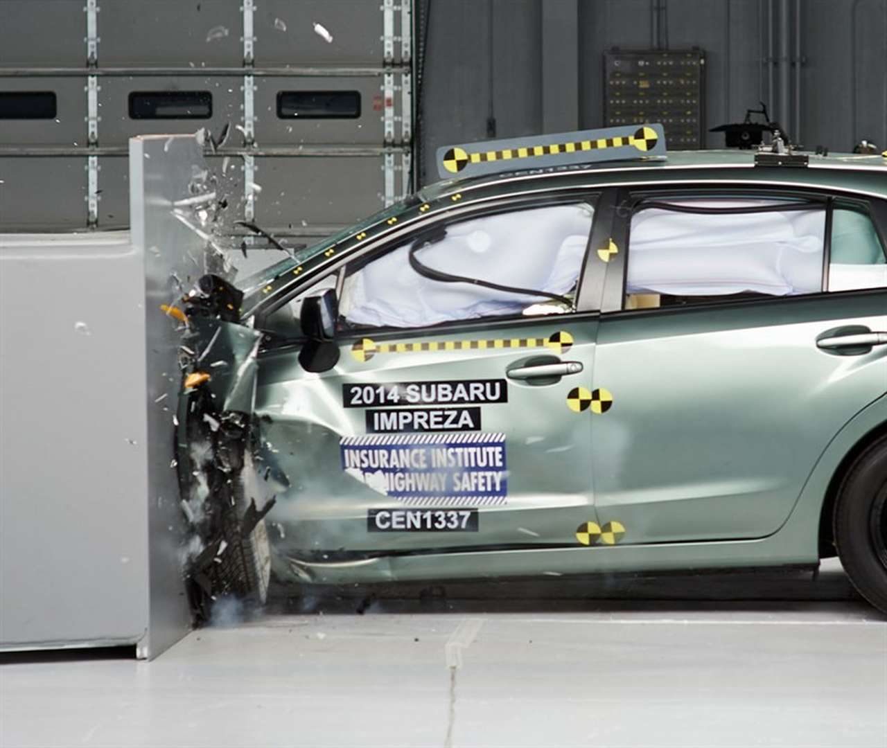 Subaru Impreza успешно прошла краш-тест IIHS в США