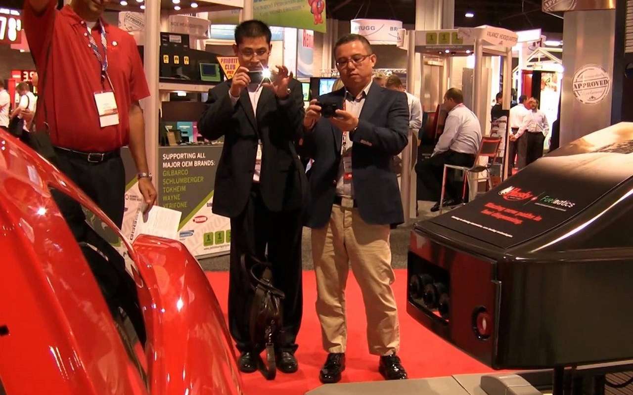 В США придумали робота-заправщика АЗС