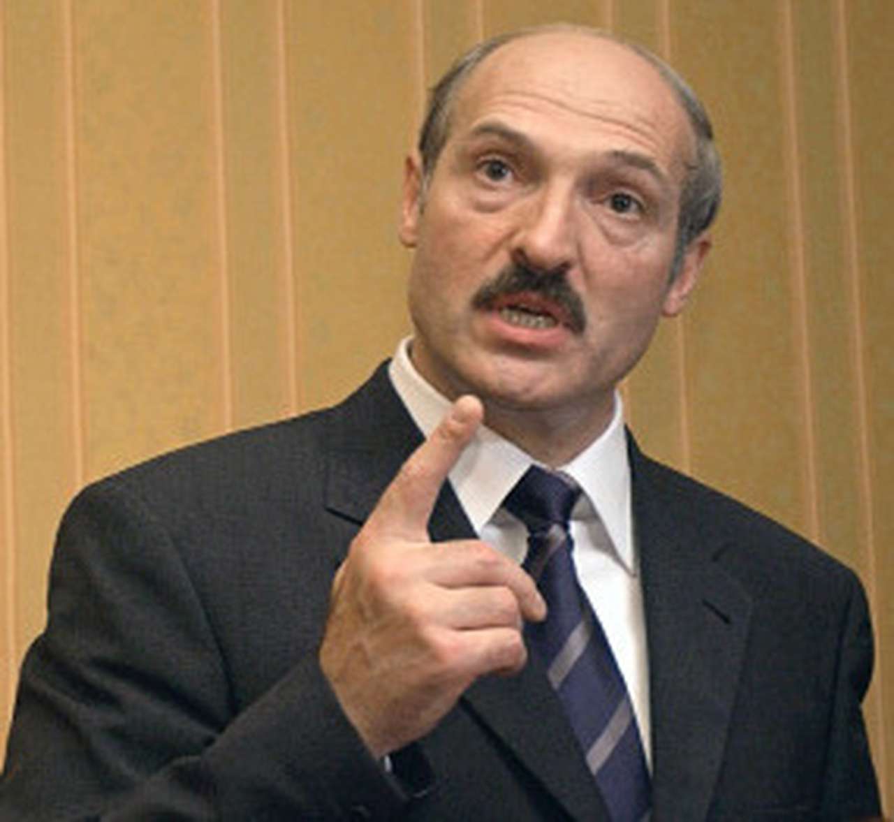 Лукашенко будет строить автобаны по немецкому образцу