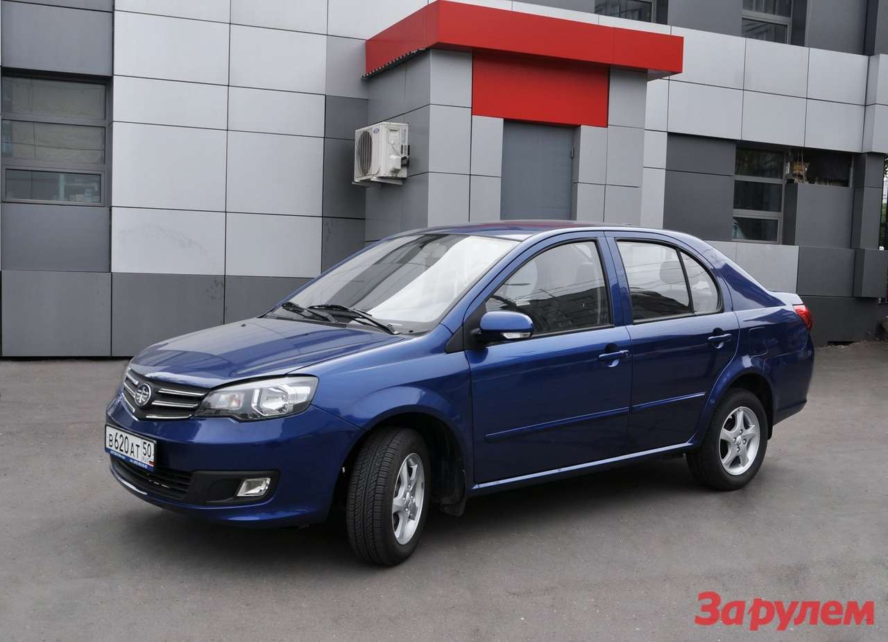 Глазами потребителя, не умудренного знаниями автотехники и выбирающего машину «душою», мы  оцениваем автомобиль на первых ста километрах после условной покупки. И пытаемся сжиться с его особенностями.