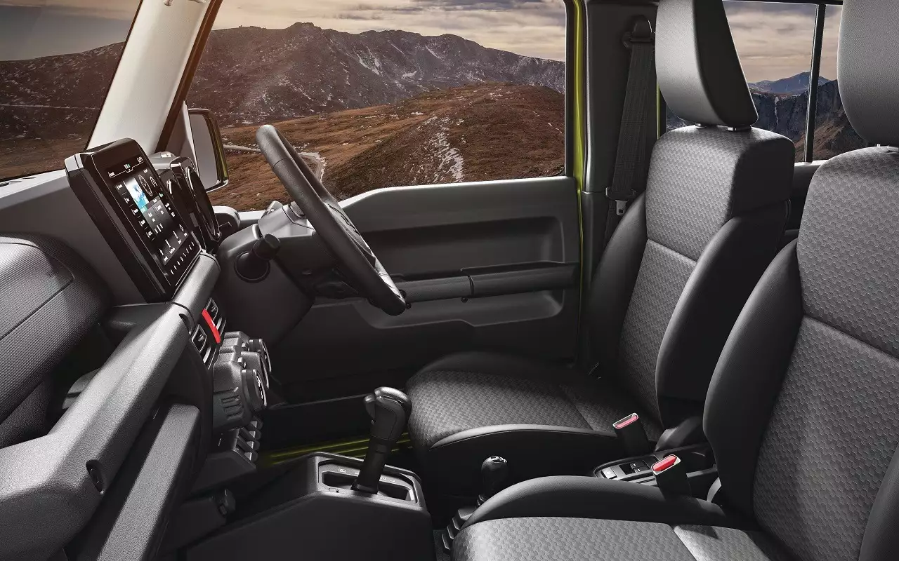 Интерьер Suzuki Jimny