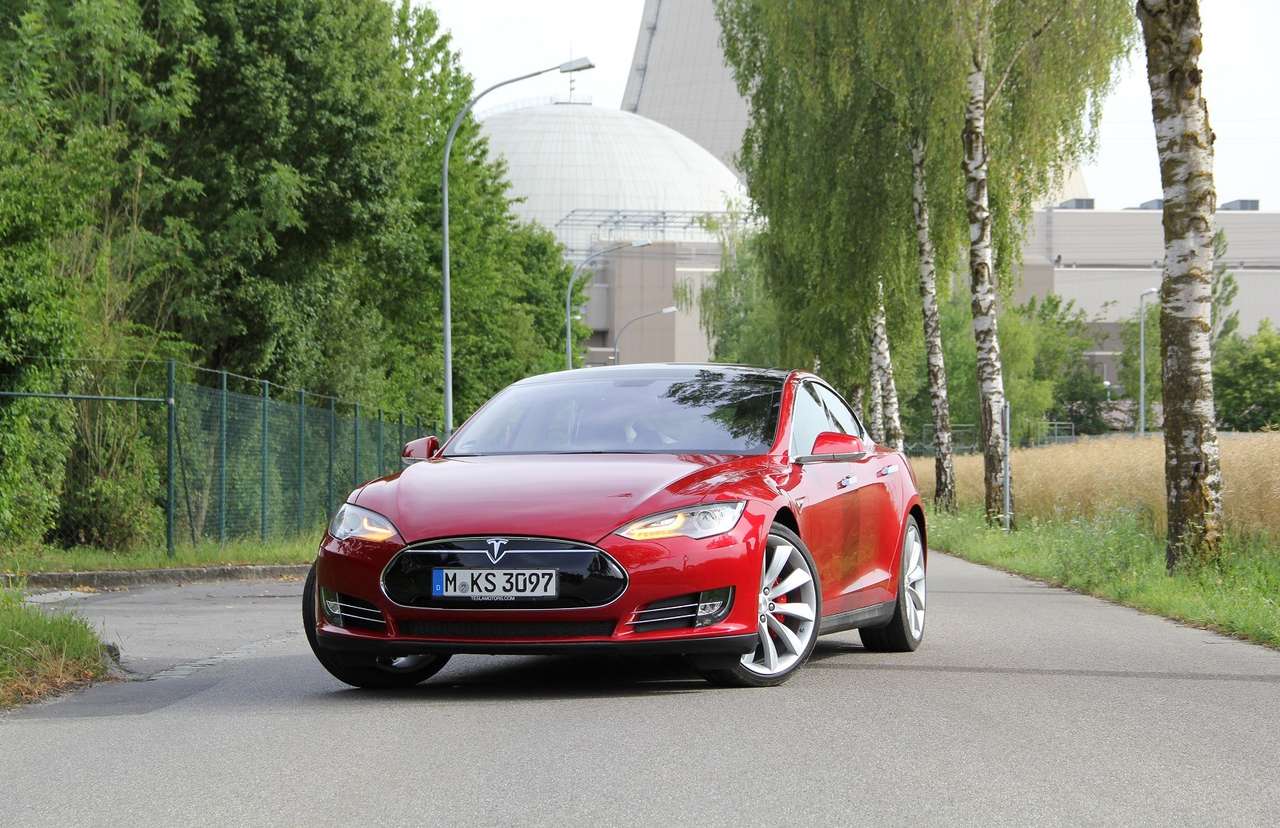 Tesla Model S «заткнут глотку»
