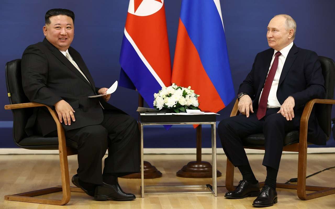 Иностранные СМИ обсудили автомобиль, подаренный Ким Чен Ыну