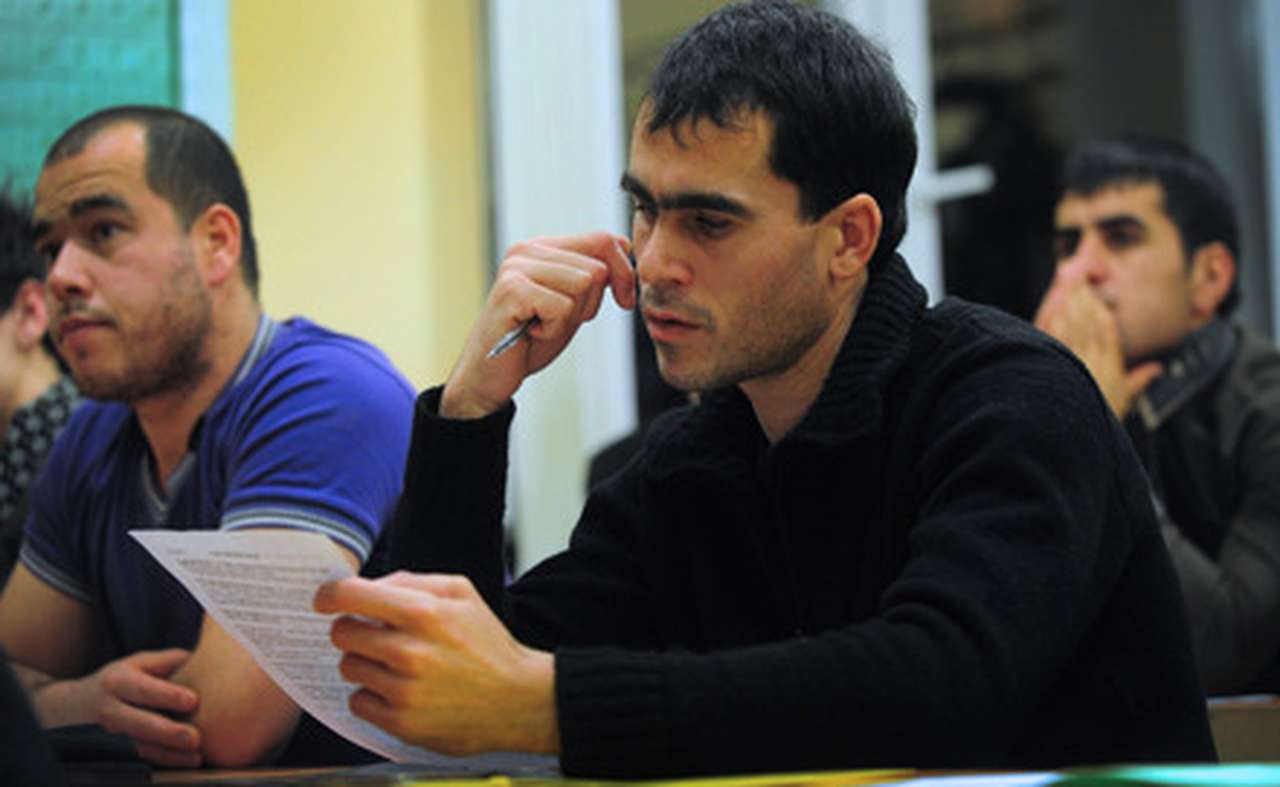 Иностранных водителей обяжут пересдавать на права в России