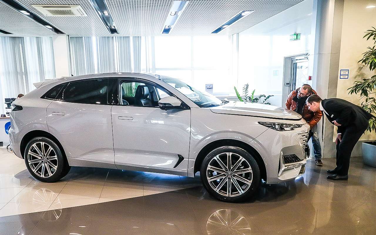 «Неправильное решение»: автоэксперт оценил переориентацию госпрограммы