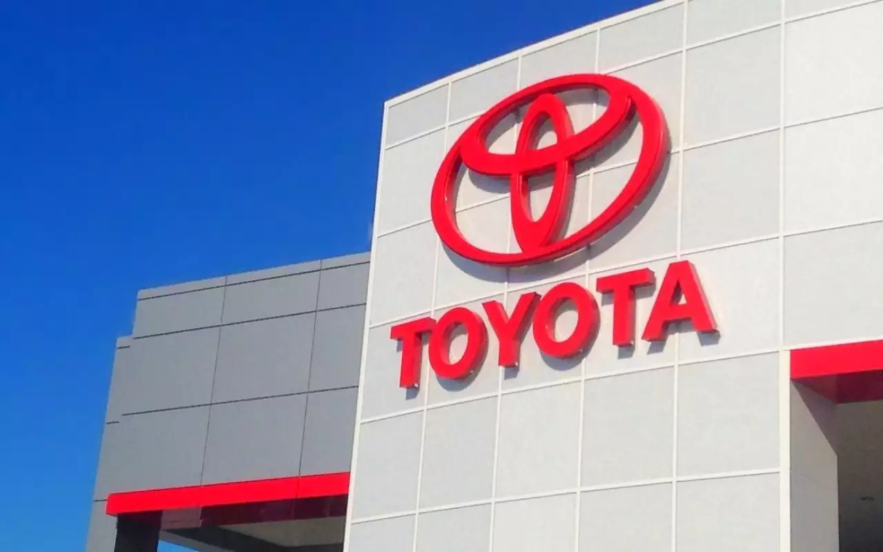 Учатся у сотрудников: Toyota внедрит 400 тыс. роботов на своих заводах
