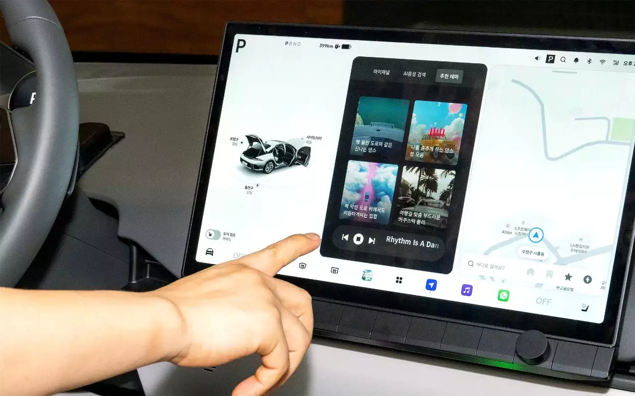 Интерьер Hyundai Elantra CN8 2027