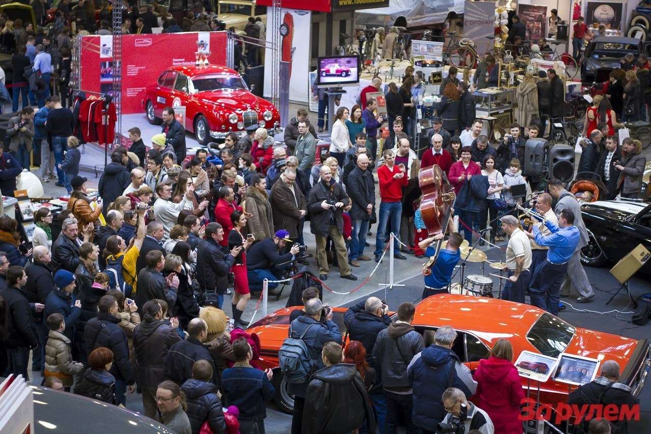 В Москве завершилась 21-я выставка олдтаймеров и антиквариата