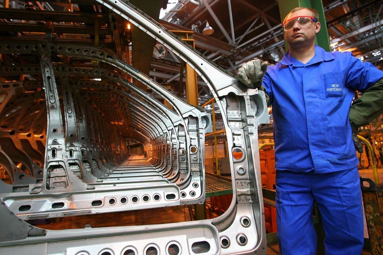 АВТОВАЗ переходит на 4-дневный режим работы