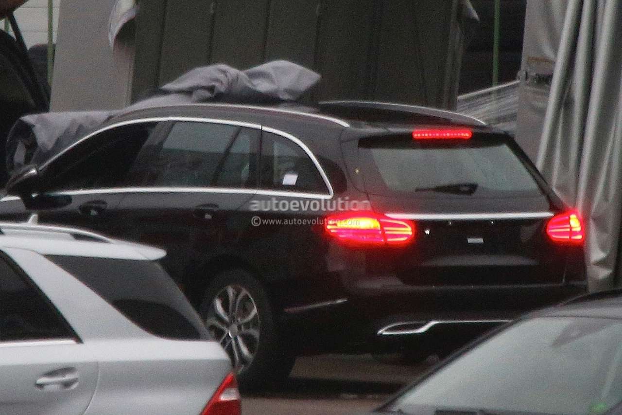 Новый универсал Mercedes-Benz C-класса запечатлели без камуфляжа
