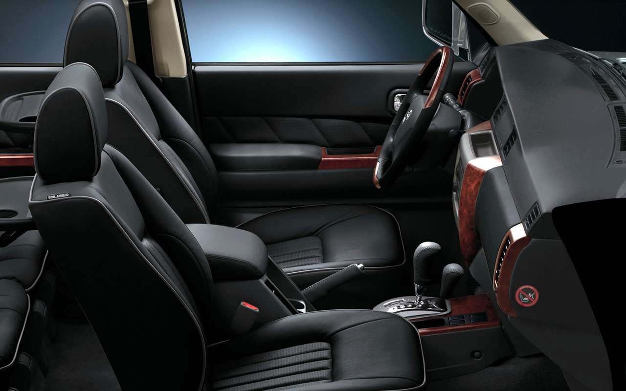 Интерьер Nissan Patrol Y61