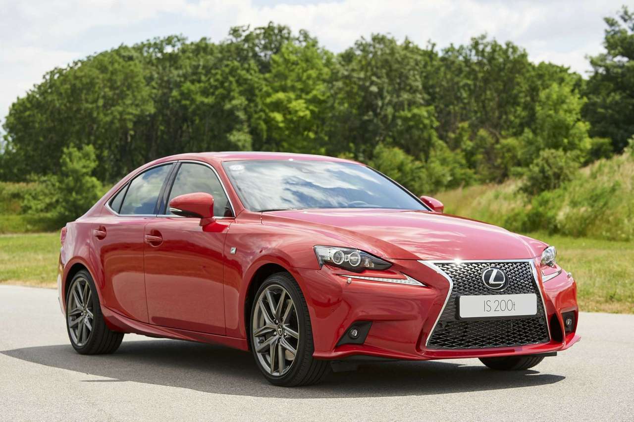 Стартовал прием заказов на Lexus IS с турбомотором