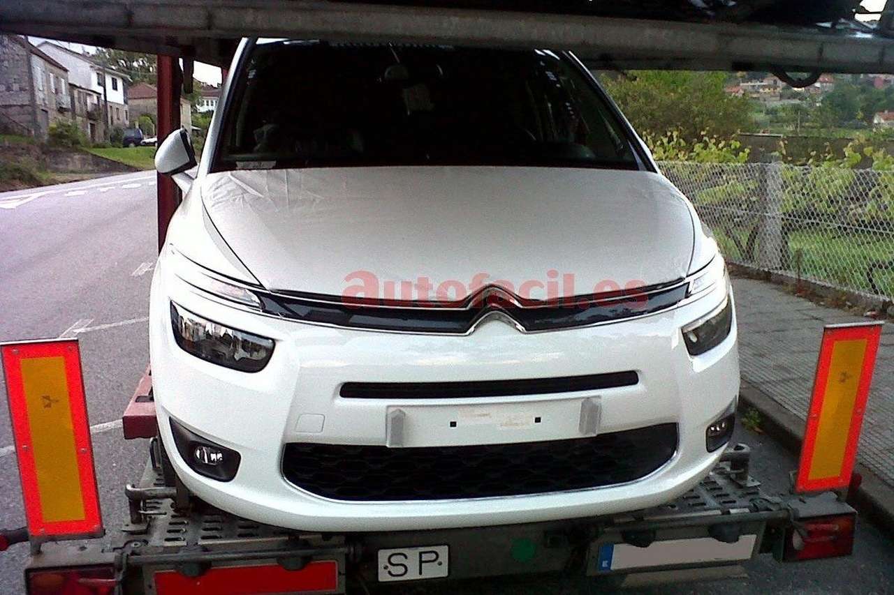 В Испании замечен новый Citroen C4 Grand Picasso