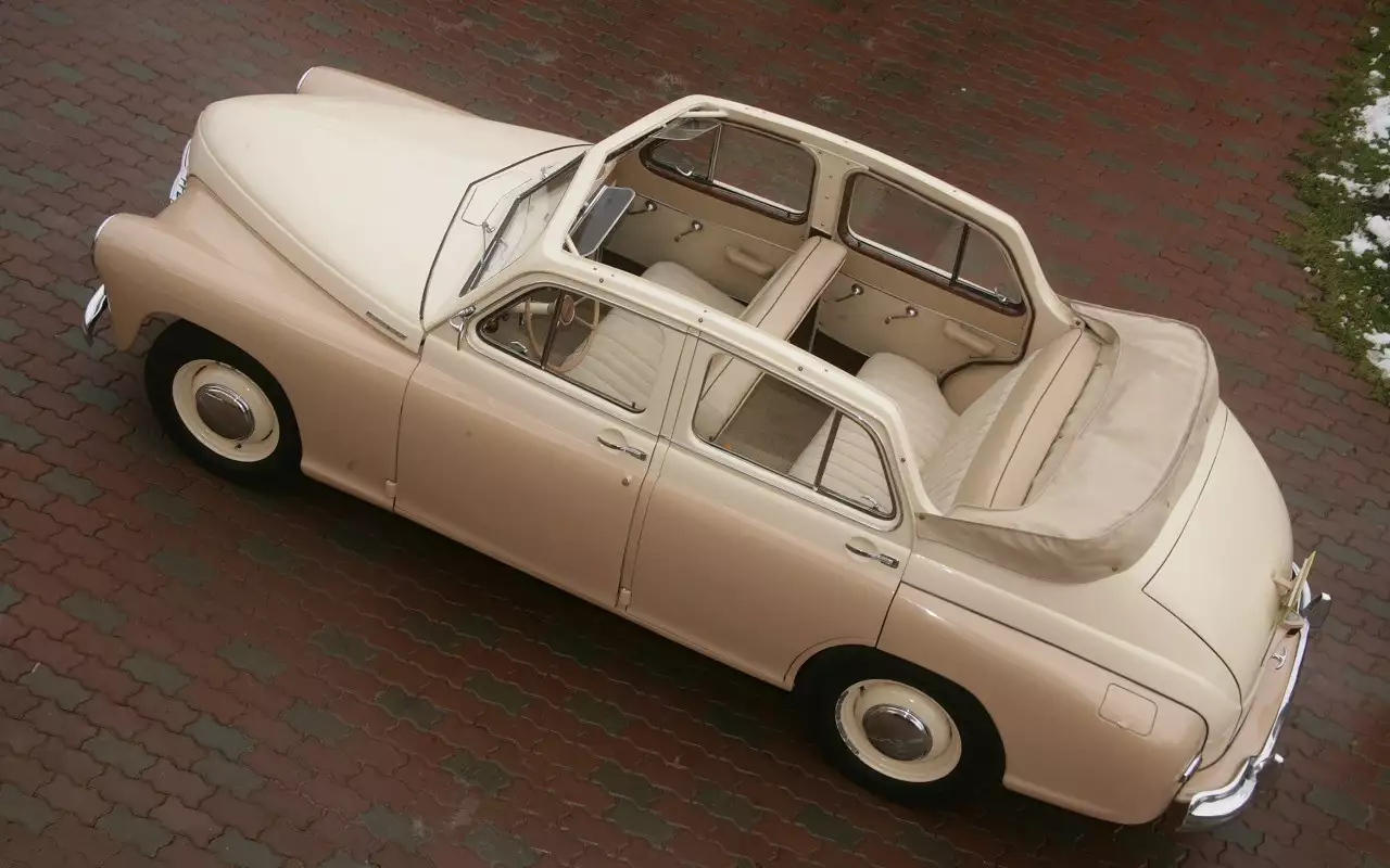 ГАЗ-М20Б Победа выпустили тиражом более 14 тысяч экземпляров.