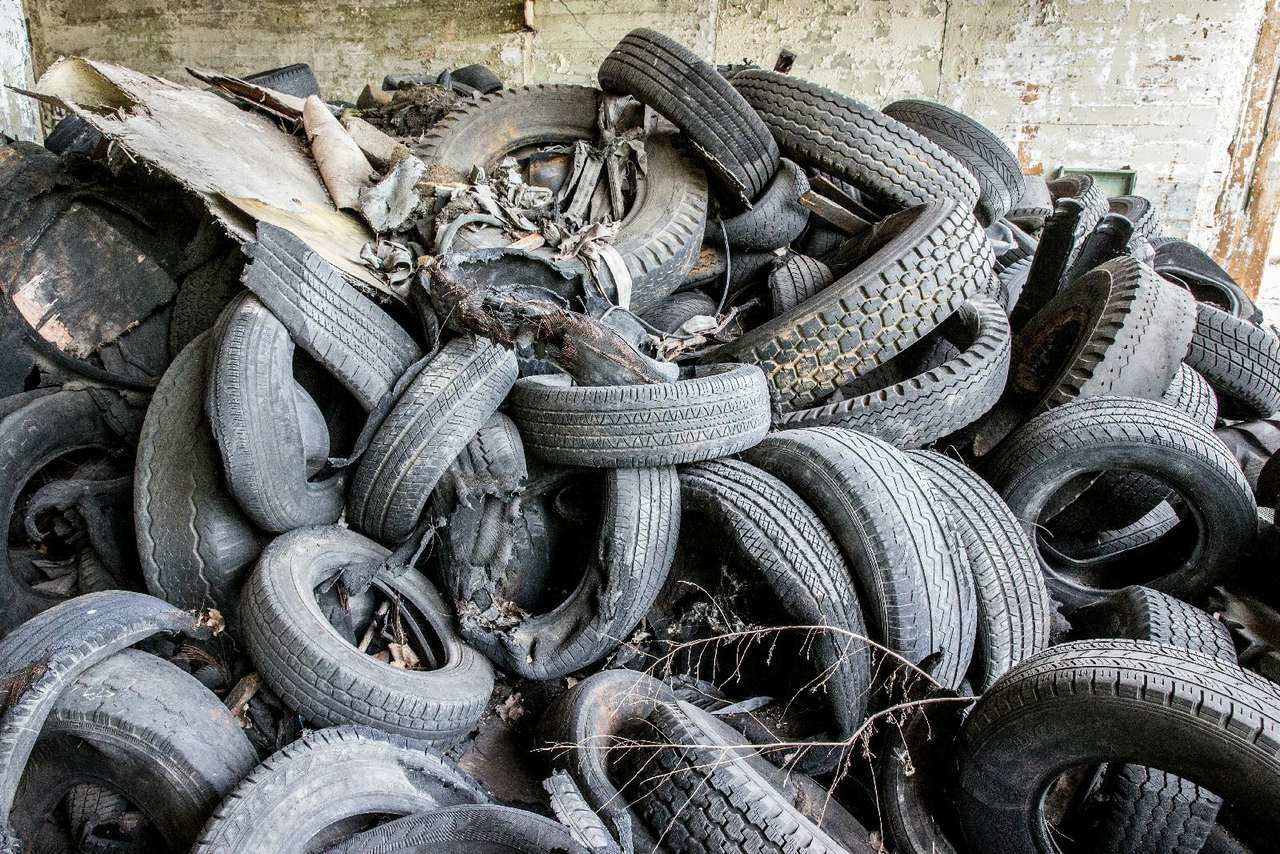 Серийного прокольщика шин выдала его собака