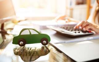 Российский рынок авто впервые с 2015 года упал в денежном выражении