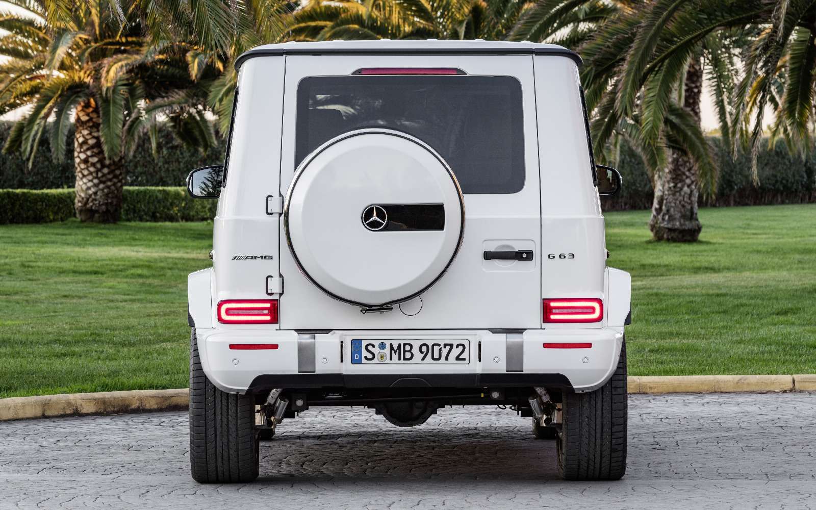 Зад гелика. Mercedes Benz g63 AMG сзади. Mercedes g63 w464. G63 AMG сзади. Mercedes g63 w464 Rear.