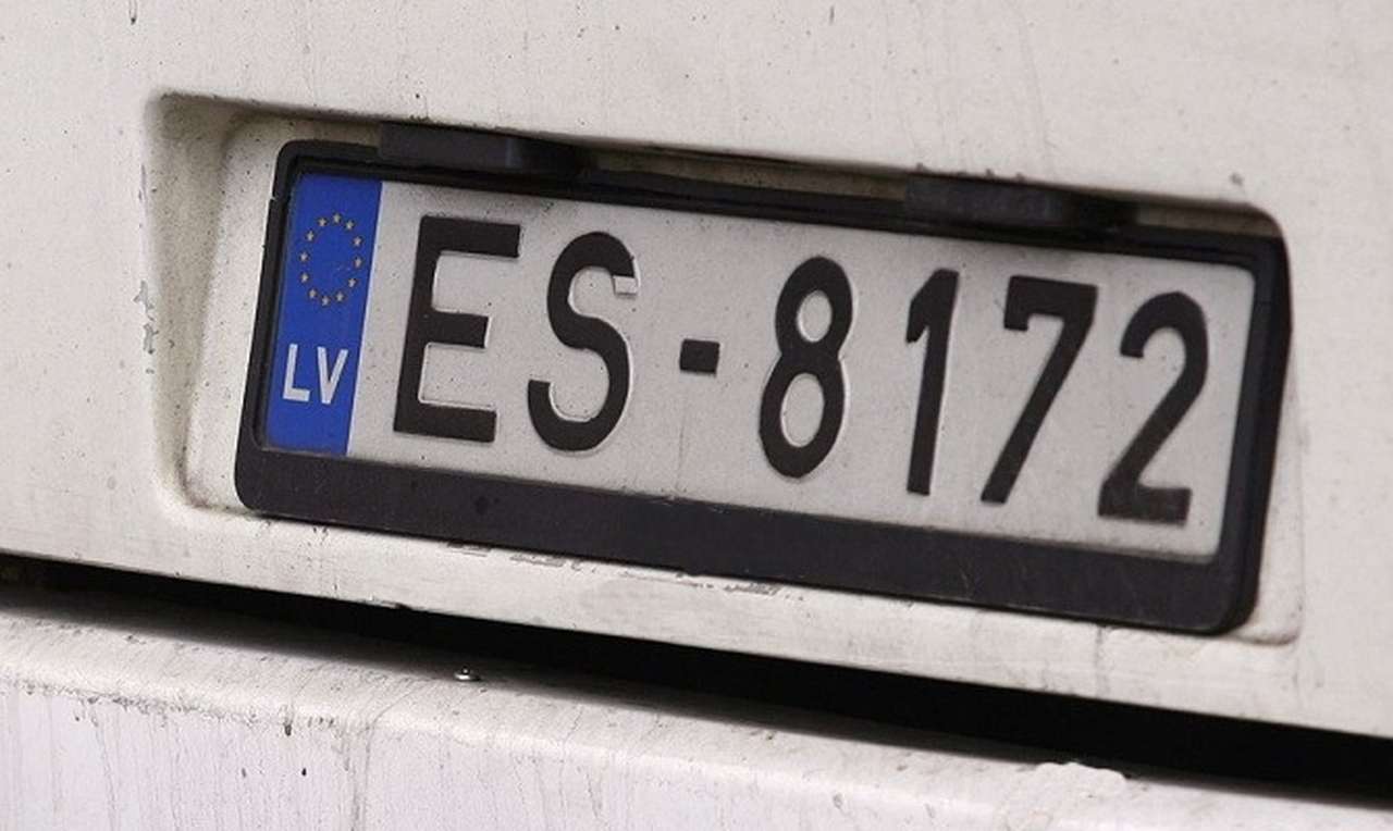 ГИБДД начала проверку автомобилей с прибалтийскими номерами