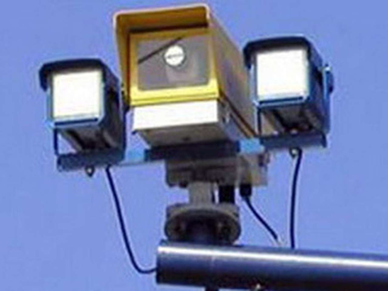 С 15 октября движение грузовиков по МКАД попадет под видеоконтроль