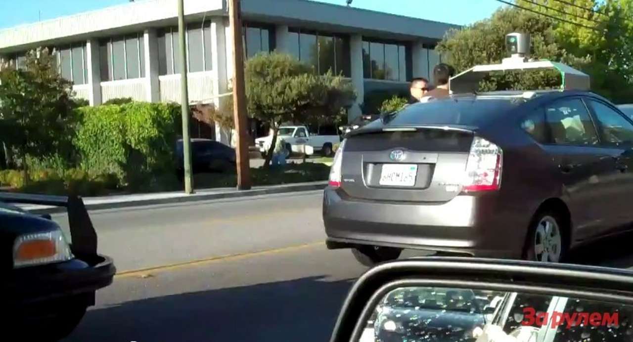 Автопилот от Google доездился до ДТП