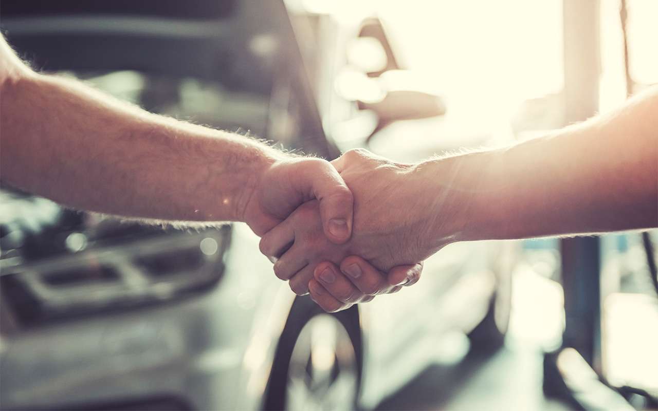 «Мы же с вами русские люди!»: большинство россиян не обманывают при продаже автомобиля