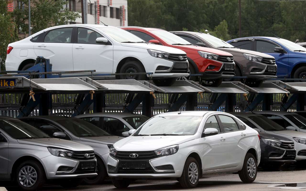 В России решают проблему с перевозкой машин с заводов дилерам