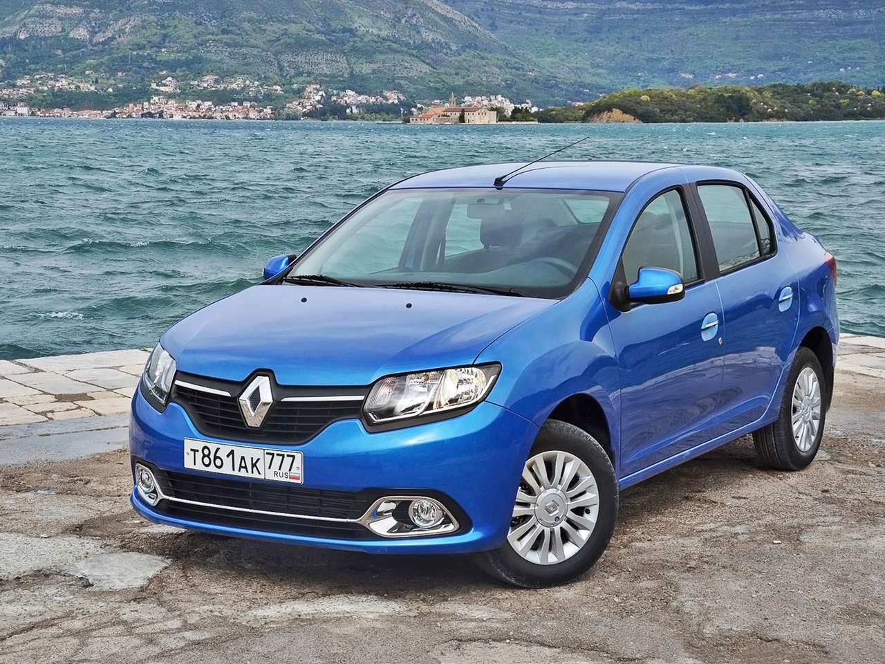 В России стартовали продажи нового Renault Logan