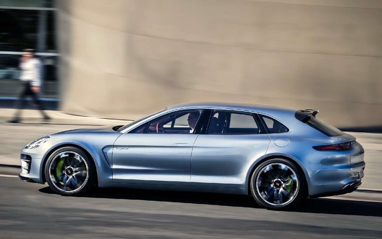 В виде концепткара Sport Turismo прообраз универсала Porsche был впервые показан еще в 2012 году.