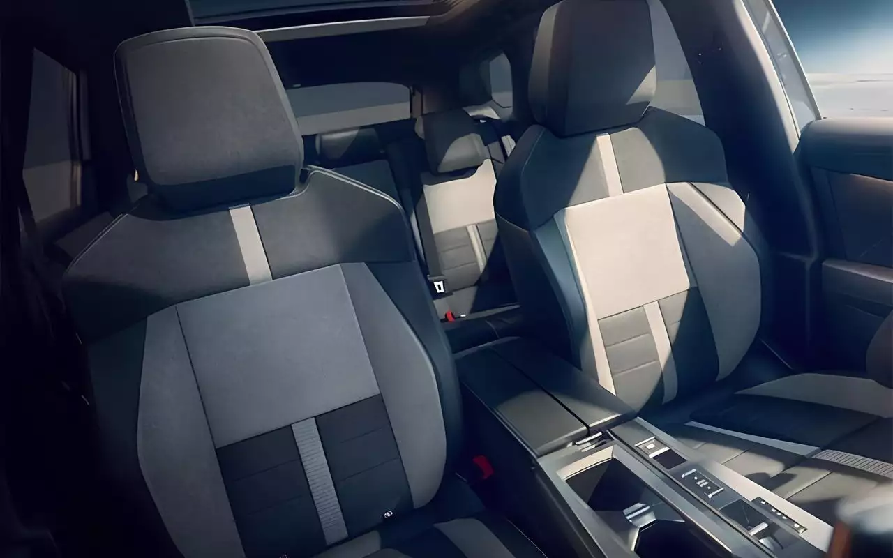 Интерьер Opel Grandland Electric AWD