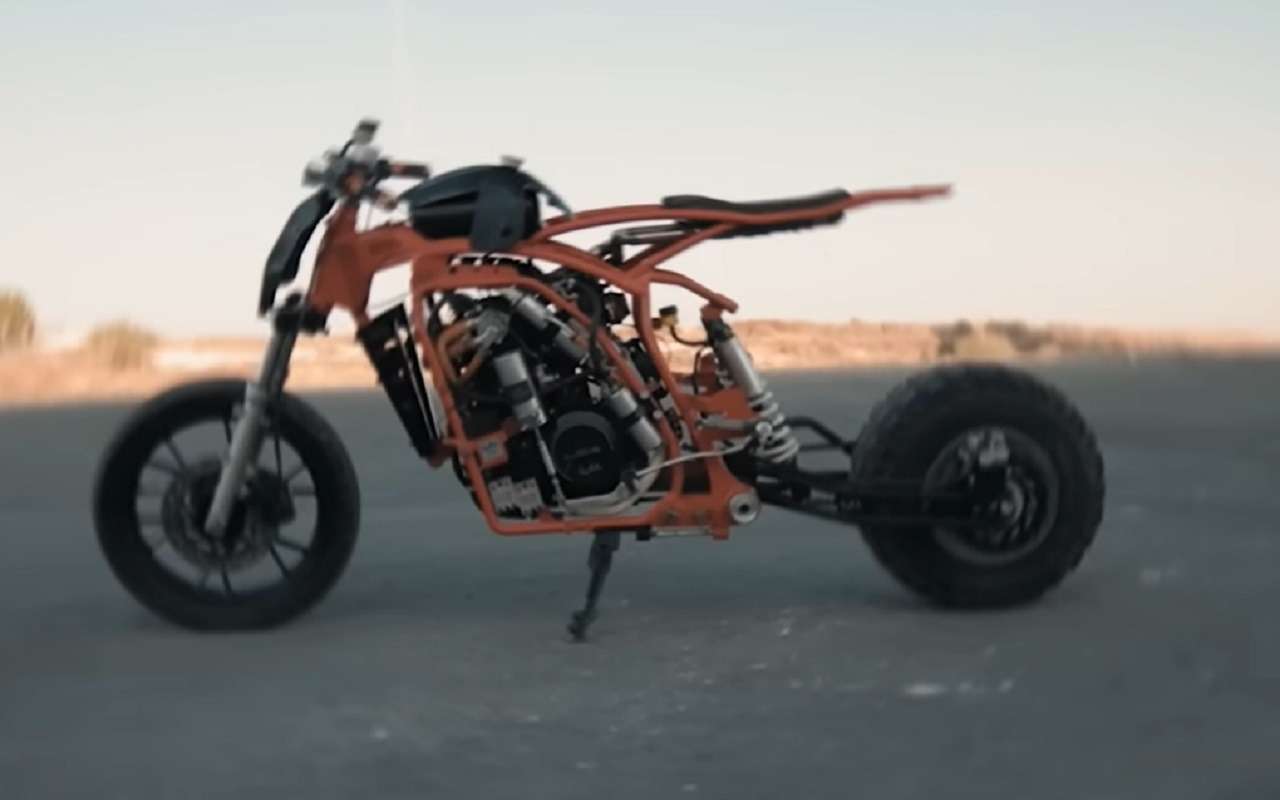 Чумовая самоделка: постройка байка «вокруг двигателя» за полчаса