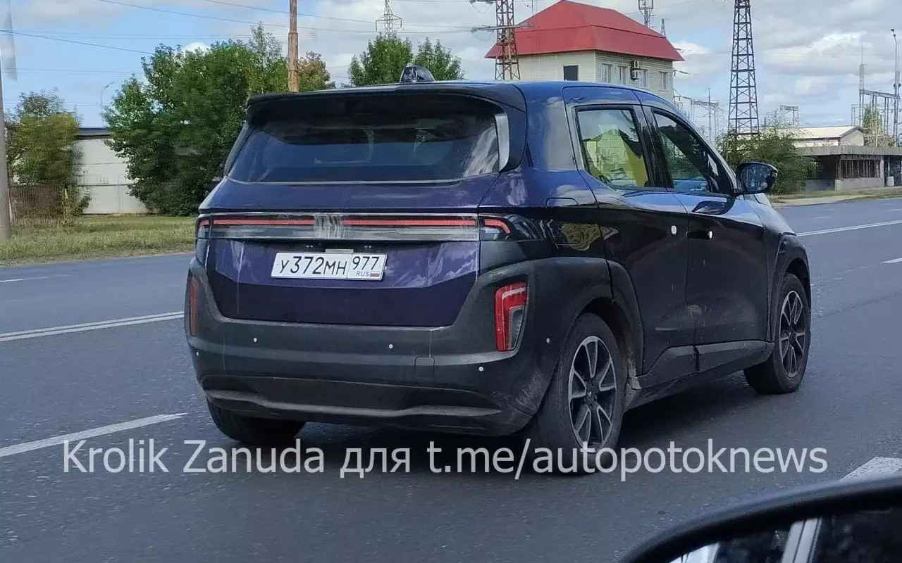 Один из первых Атомов заметили на дороге