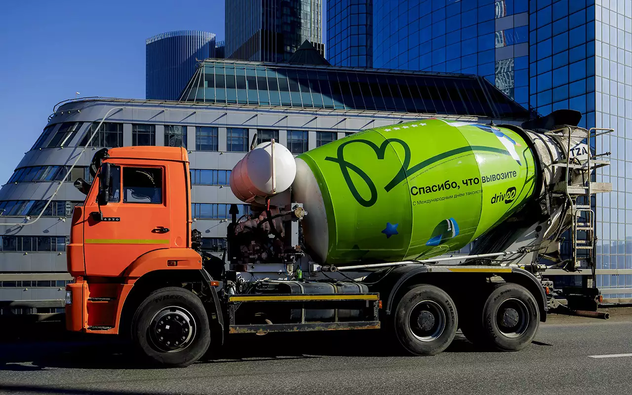 За рулём — живой человек: как Drivee и пассажиры поздравили водителей