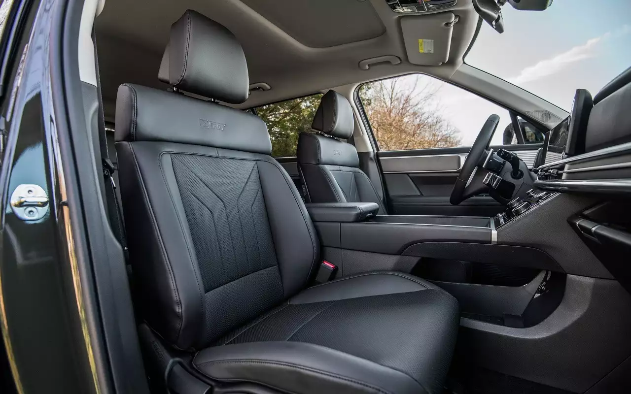 Интерьер Hyundai Santa Fe