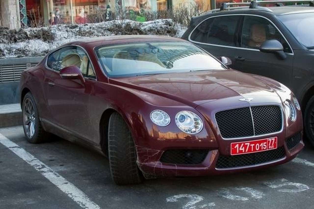 Собянин предложил парковку «оптом» за 10 000 рублей в месяц. Дипломатам — бесплатно