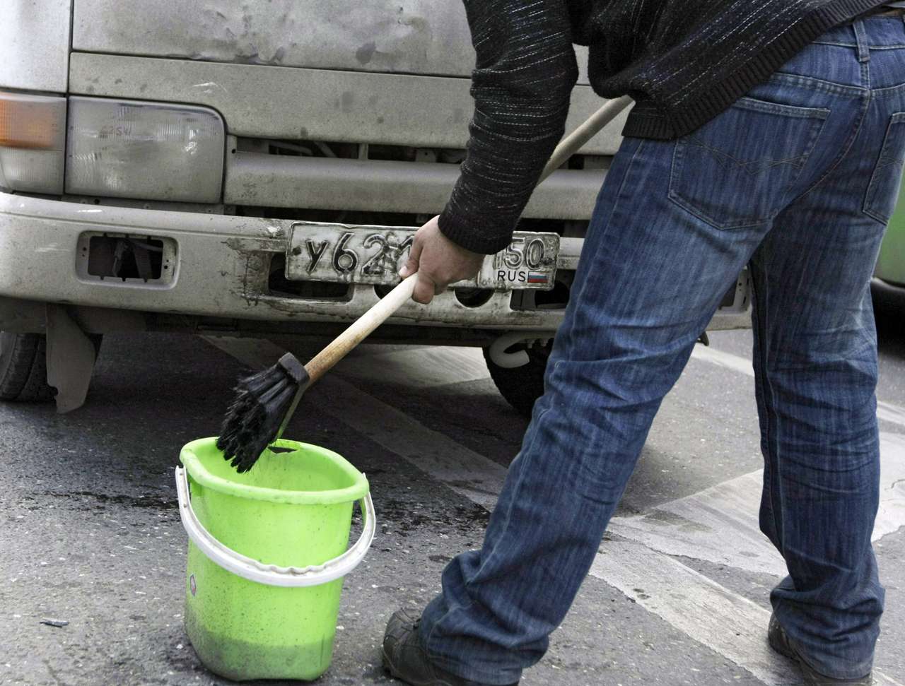 Опрос ЗР: на чем можно сэкономить в кризис