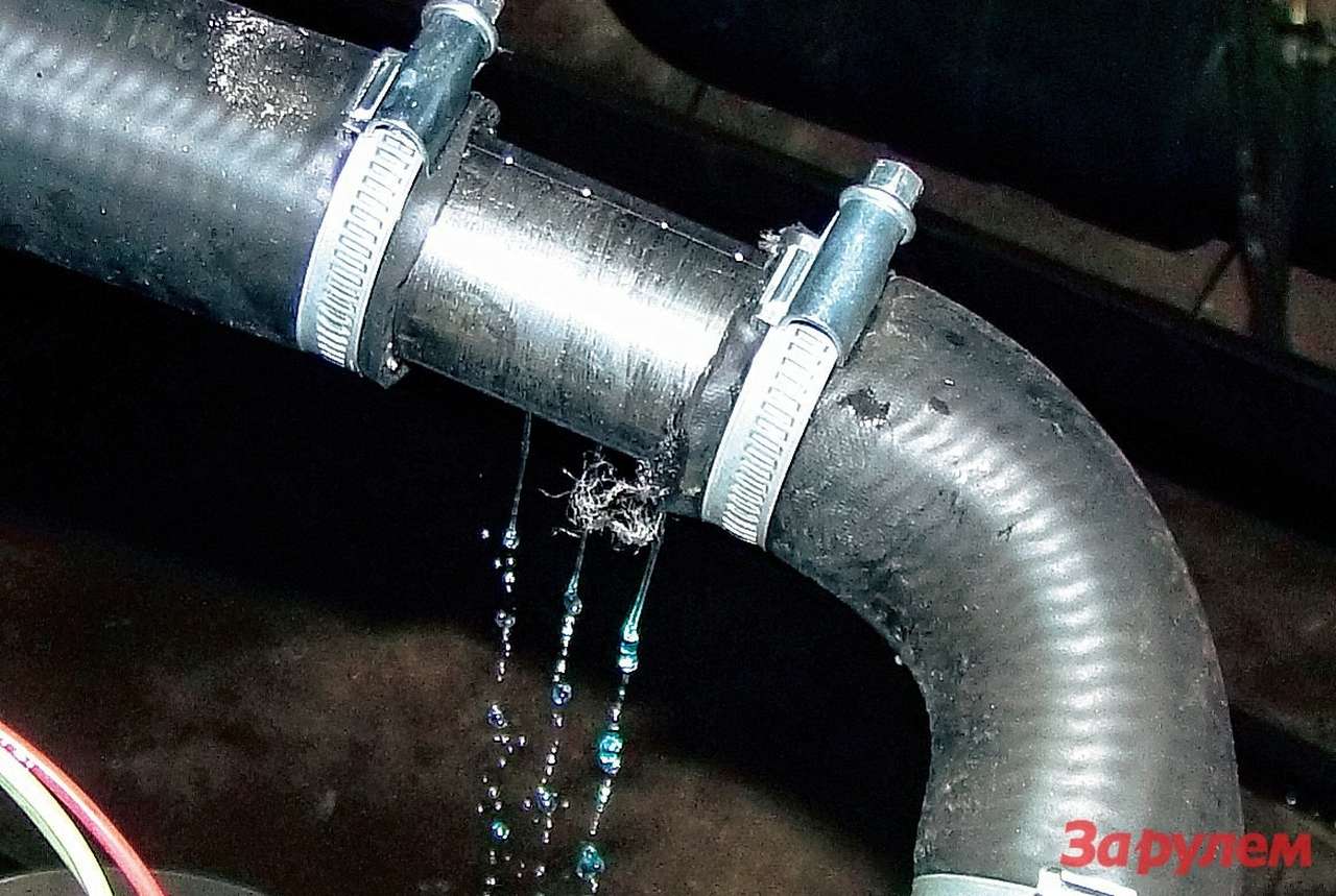 Наблюдать, как работают герметики, очень любопытно. На глазах мощная струя постепенно превращается в прерывистую струйку, а потом и вовсе исчезает.