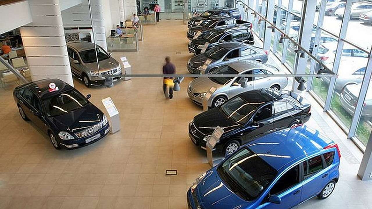 Рынок легковых автомобилей на Украине рухнул на 76%