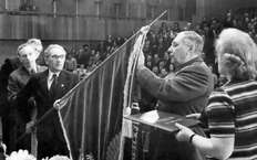 Орден Трудового Красного Знамени журналу в 1978 году вручал легендарный летчик, герой Великой Отечественной Александр Покрышкин.