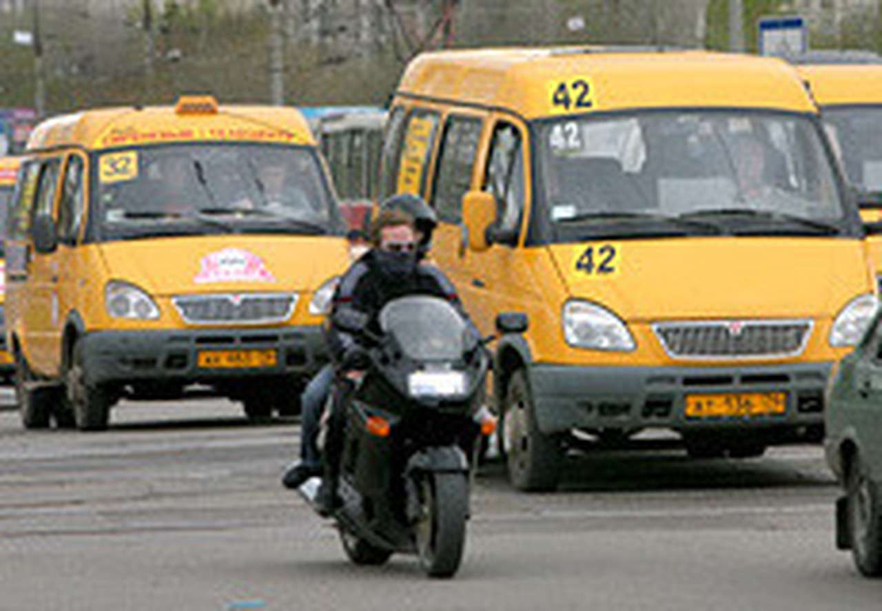 В Казахстане водители маршруток устроили гонки на автобусах с пассажирами