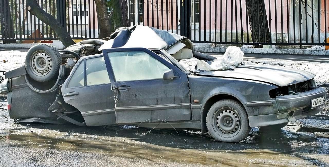 На дорогах оказывается все больше опасных автомобилей, рассказал президент РСА Павел Бунин