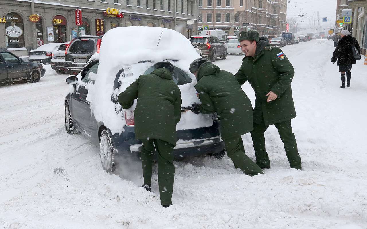 23 ноября снег. Езда в снегопад. Вождение в снегопад. Езда при снегопаде. Приём снегопад.