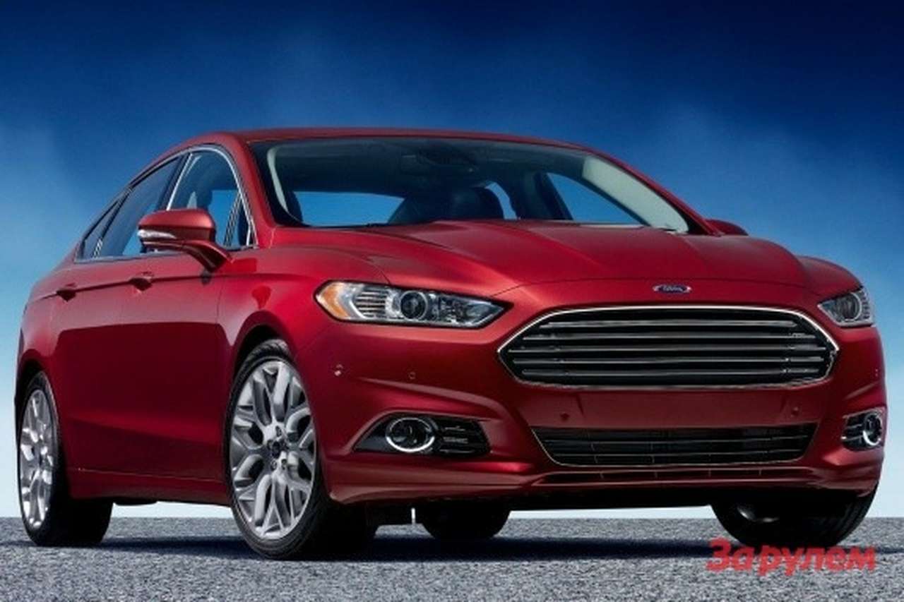 Ford Fusion, как мы и ожидали, сильно напоминает франкфуртский концепт Evos. Серийная машина, к слову, не подвела – красавица! Купеобразный силуэт, хищный прищур фар, большая решетка радиатора с горизонтальными ламелями, четкие, выразительные линии… Невыгодных ракурсов нет